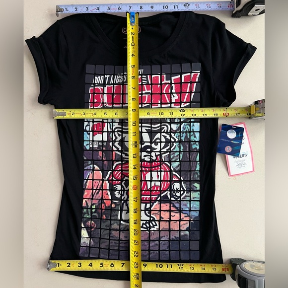🦡🌹NEW Mosaic Tile Wisconsin Badgers Cuffed Sleeve T-Shirt | S/M Fitted | Rare - Picture 9 of 17